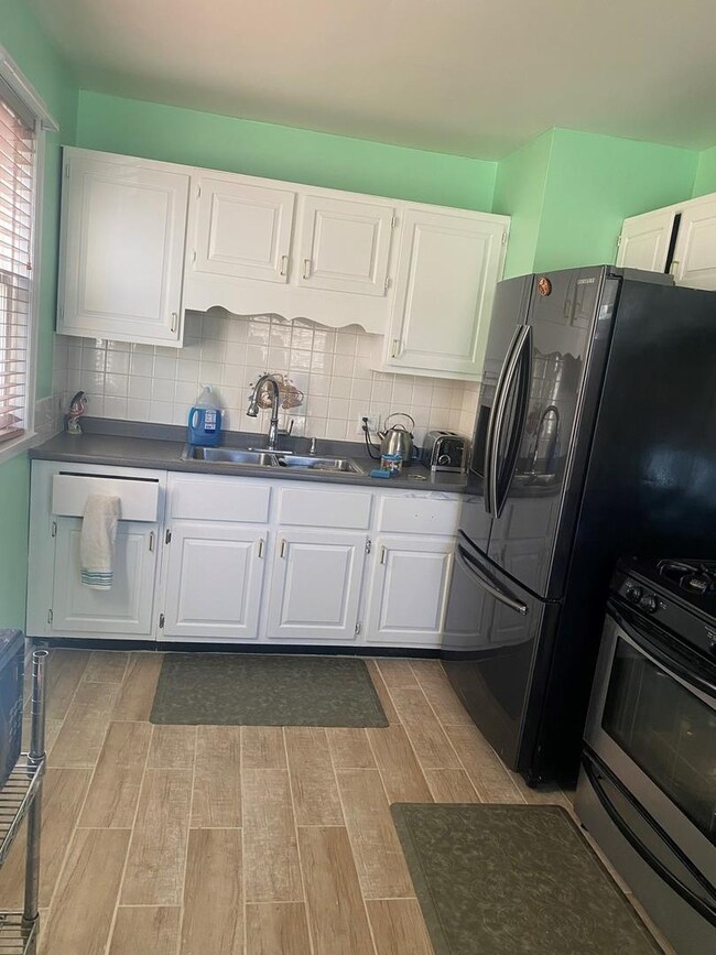 764 Suffolk Ave, Westchester, IL 60154 - photo 3