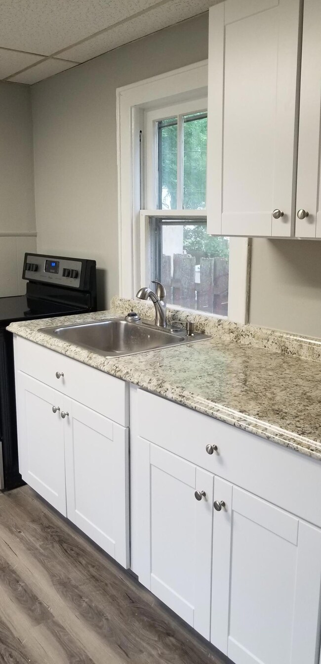 687 S Wayne Ave, Columbus, OH 43204 - photo 6