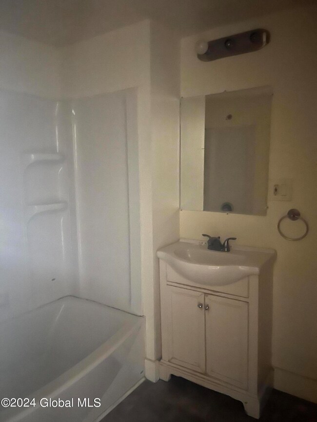 320 Sherman St, Albany, NY 12206 - photo 5