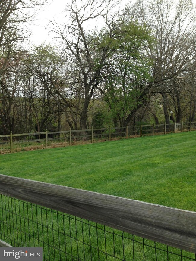 701 Waters Edge Ct, Sykesville, MD 21784 - photo 6