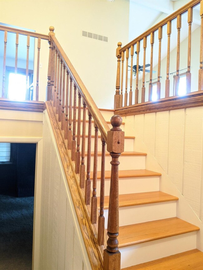 618 E Pine St, Griffith, IN 46319 - photo 6