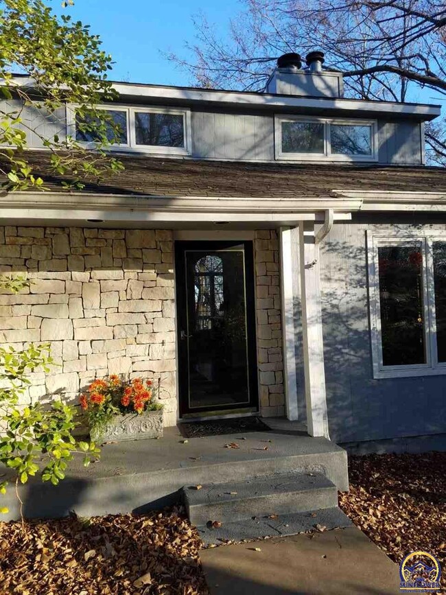 3544 SW Summerwood Rd, Topeka, KS 66614 - photo 2