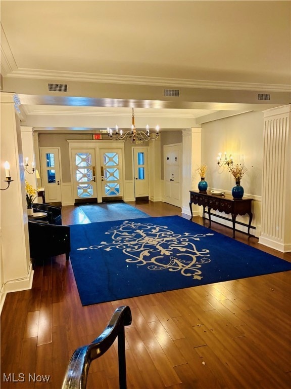 Lobby with ornamental molding