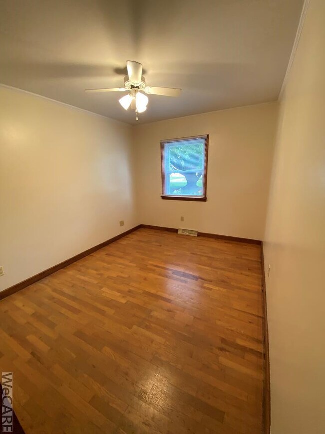 405 Infirmary Rd, Wapakoneta, OH 45895 - photo 7