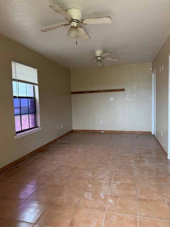 1569 S Veterans Blvd, Eagle Pass, TX 78852 - photo 7