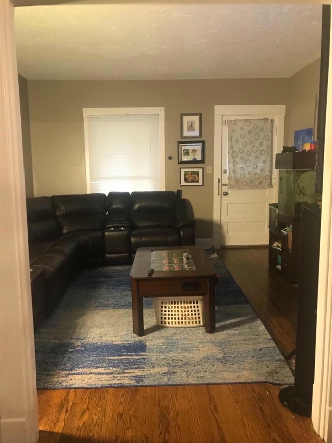 410 S Sutphin St, Middletown, OH 45044 - photo 2