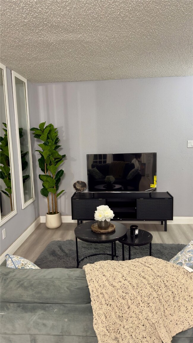 2750 Holly Hall St unit 811, Houston, TX 77054 - photo 3