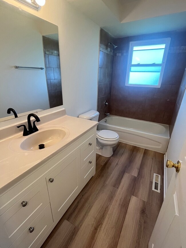 4051 Russet Way, Country Club Hills, IL 60478 - photo 6