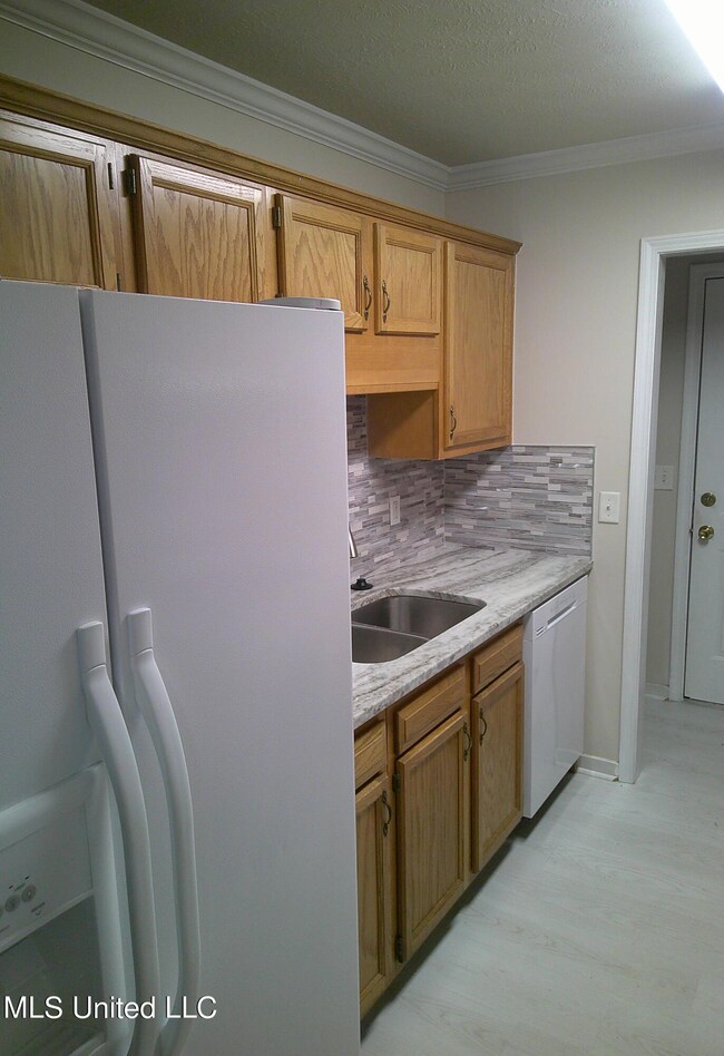 4314 Blaine Cir, Byram, MS 39272 - photo 2