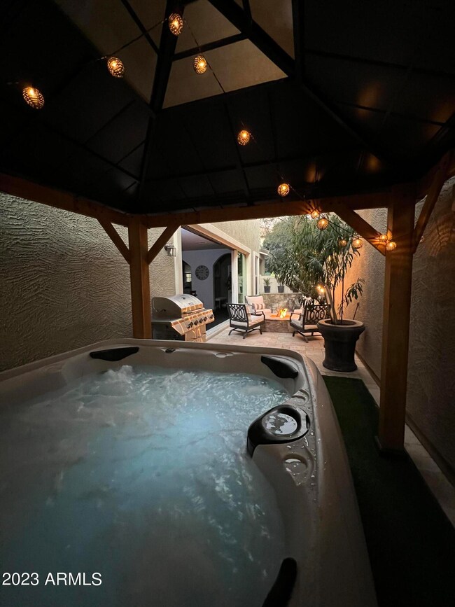 Gazebo w/Jacuzzi