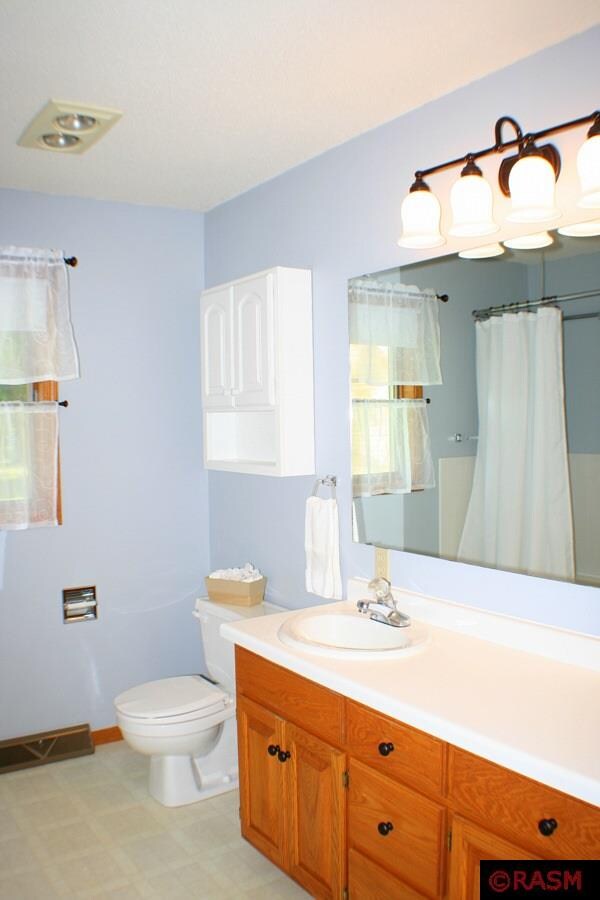 526 N Garden St, New Ulm, MN 56073 - photo 7