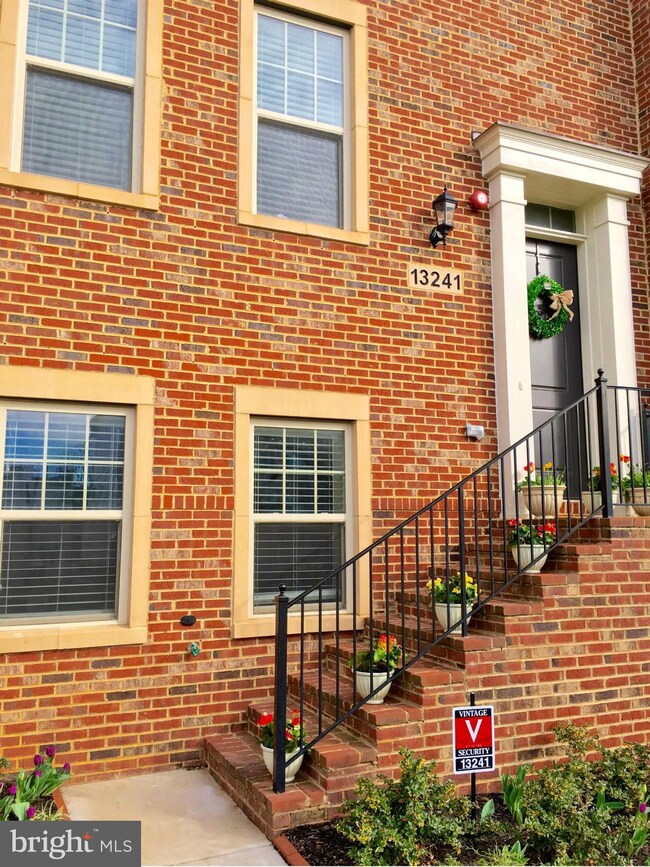 13241 Tivoli Lake Blvd, Silver Spring, MD 20906 - photo 2