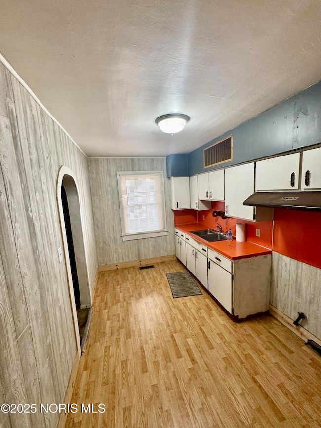 527 W Maple St, Deshler, OH 43516 - photo 5