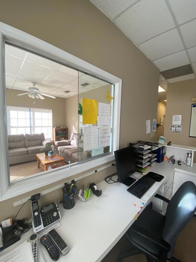 719 W Shotwell St, Bainbridge, GA 39819 - photo 3