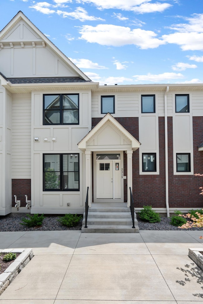 02-Front of Home.jpg