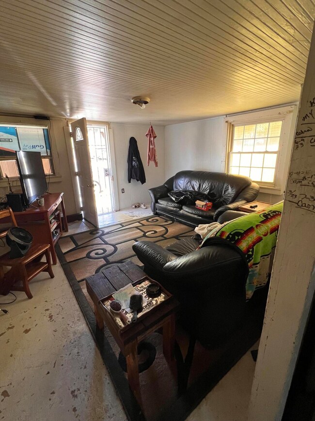 1443 Oregon Ave, Klamath Falls, OR 97601 - photo 6