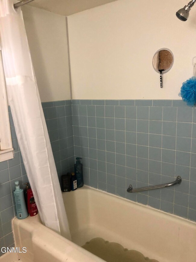 220 Elm St E, Gackle, ND 58442 - photo 4