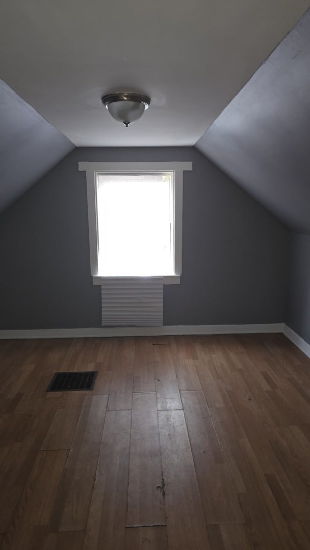 10221 S Hoxie Ave, Chicago, IL 60617 - photo 4