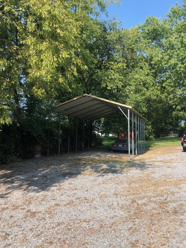 111 Horseshoe Dr, Shelbyville, TN 37160 - photo 5