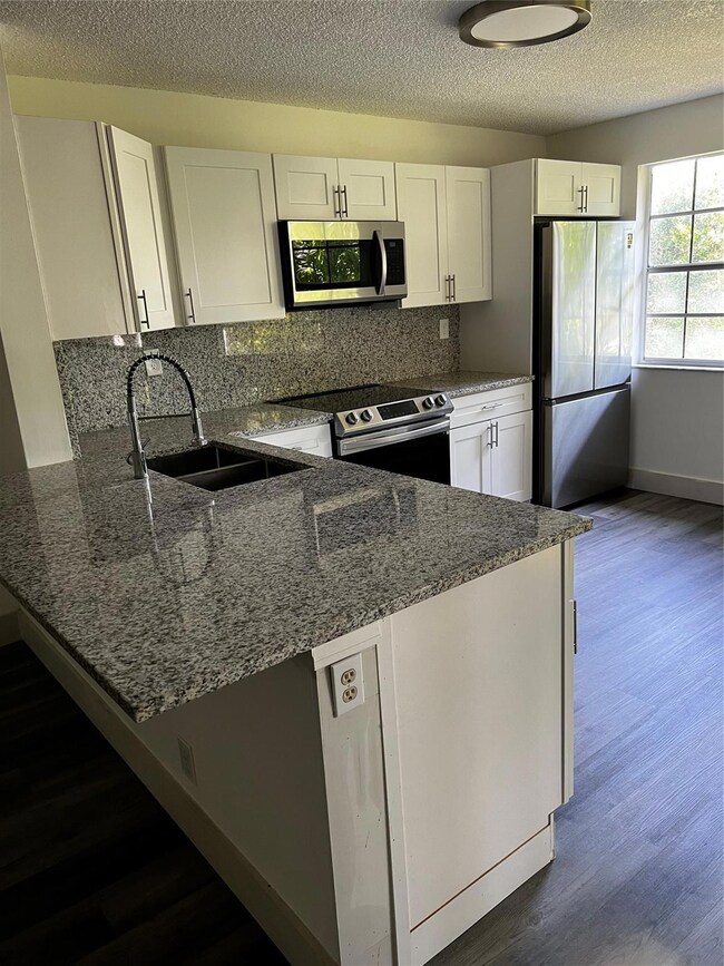 6596 Via Regina, Boca Raton, FL 33433 - photo 6