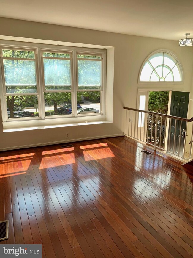 1317 Templeton Place, Rockville, MD 20852 - photo 6