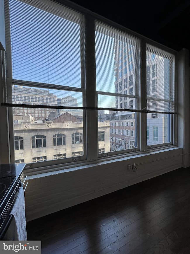 801 Walnut St unit 302, Philadelphia, PA 19107 - photo 3