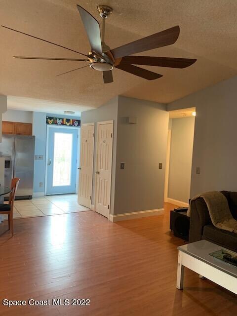 565 Justine - LIVING - DINING 5
