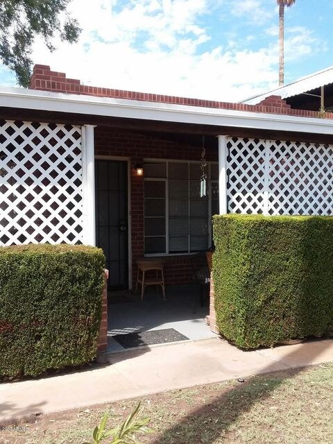 BUNGALOW ENTRANCE