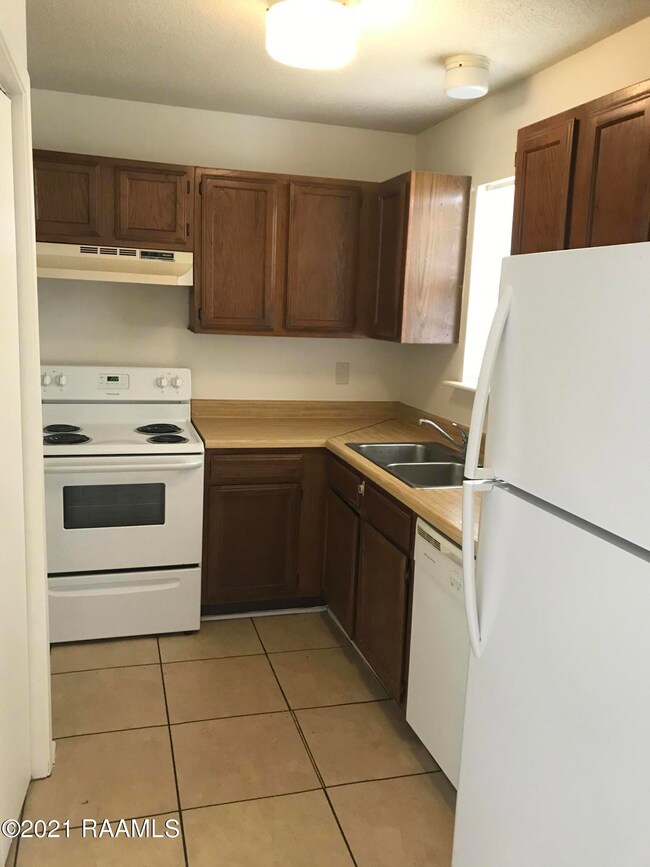 68D404D8-7ED0-4DDF-8248-D73308C39E3D