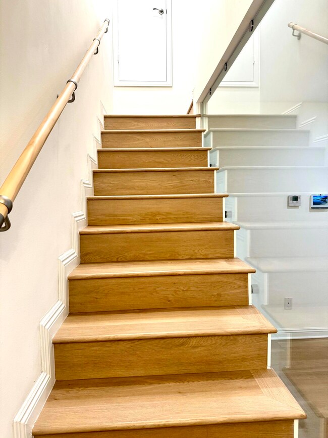 2120 N Indian Canyon Dr unit D, Palm Springs, CA 92262 - photo 6