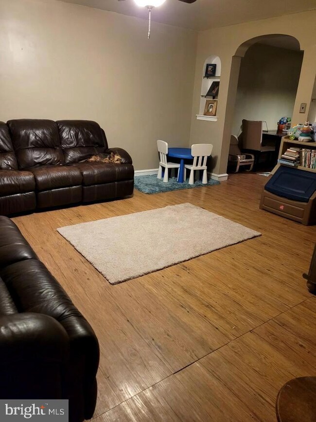 4304 Sheffield St, Philadelphia, PA 19136 - photo 5