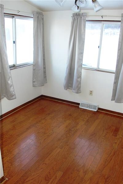 Dining room.