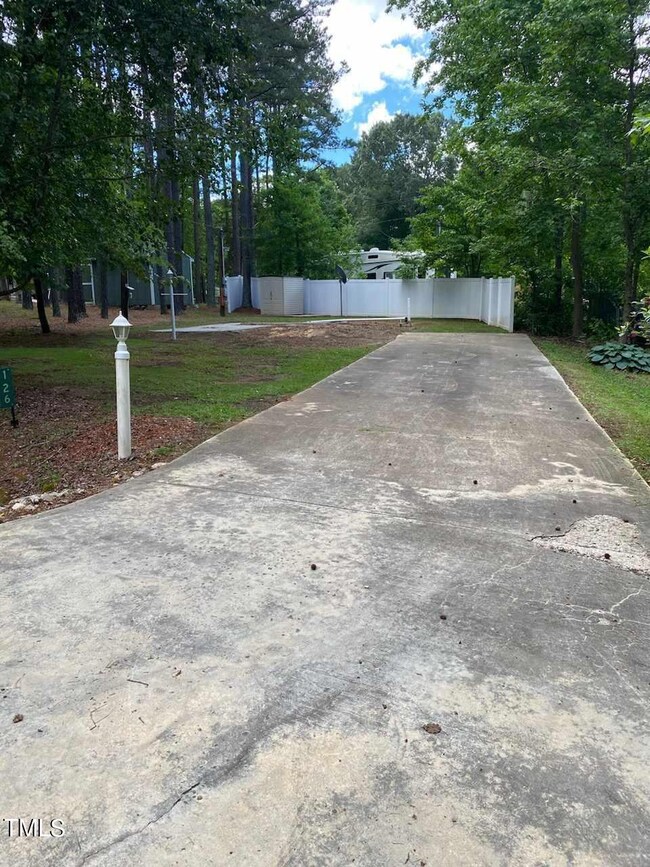 126 Kansas Dr, Cypress Creek, NC 27549 - photo 2