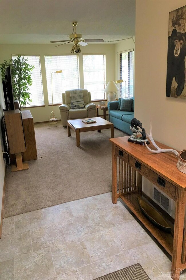 58126 Kinglet Ln, Sunriver, OR 97707 - photo 4