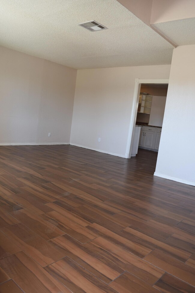 2228 Escarpa Dr, El Paso, TX 79935 - photo 2