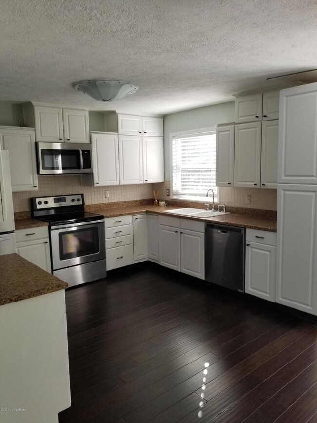 9018 Brandywyne Dr, Louisville, KY 40291 - photo 6