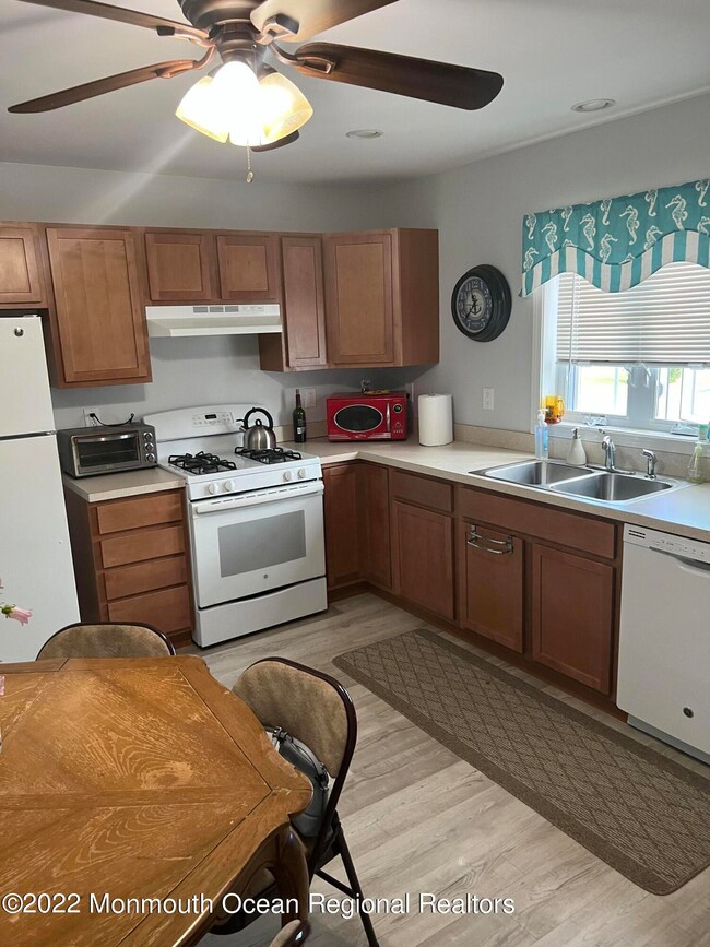 80 Columbia Ave unit B, Long Branch, NJ 07740 - photo 4