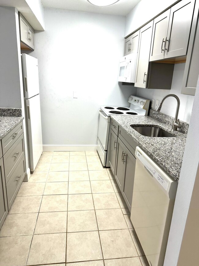 Pier-I unit 208C, Fort Walton Beach, FL 32547 - photo 6