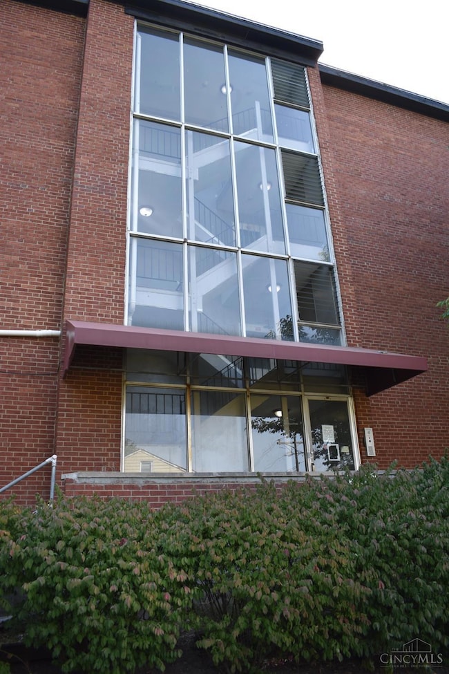 660 Straight St, Cincinnati, OH 45219 - photo 5