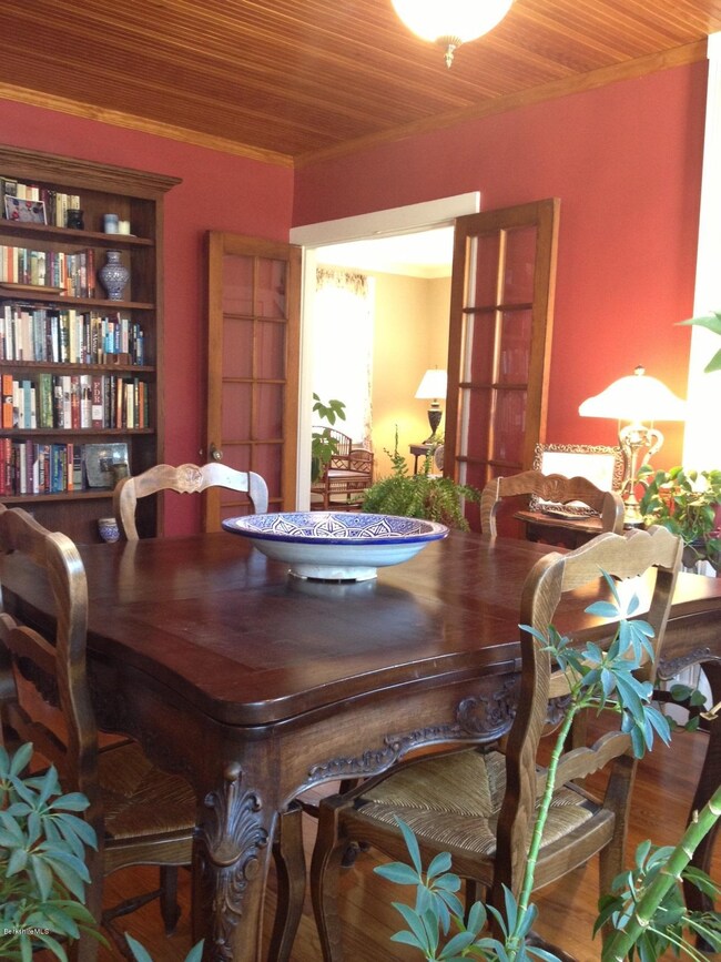 Dining room.jpg