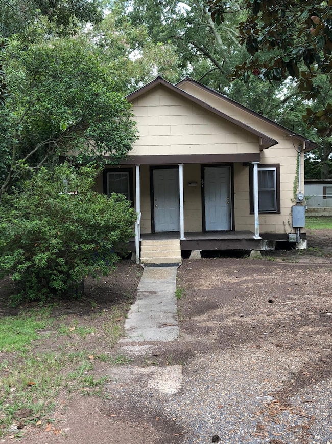 221 N Saint George St, Eunice, LA 70535 - photo 2