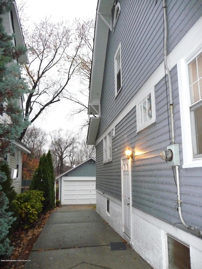 359 College Ave, Staten Island, NY 10314 - photo 2