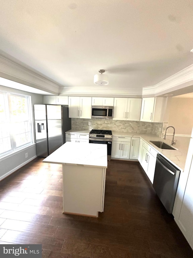 1947 Inglebrook Dr, Woodbridge, VA 22192 - photo 4