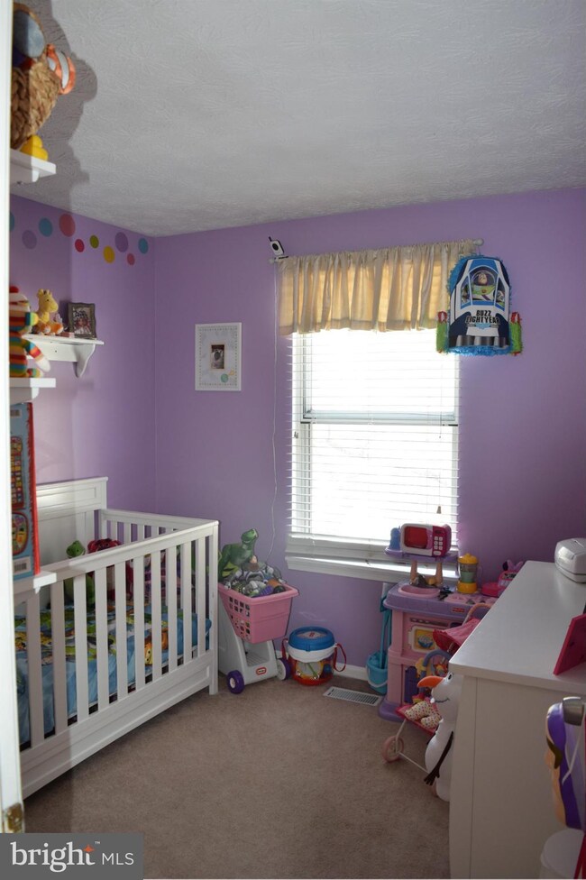 18617 Winding Creek Place, Germantown, MD 20874 - photo 7