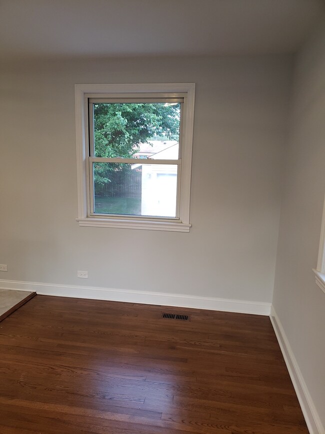 1343 Norfolk Ave, Westchester, IL 60154 - photo 2