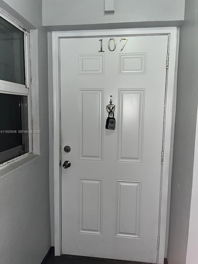 9421 Evergreen Place unit 107, Davie, FL 33324 - photo 2