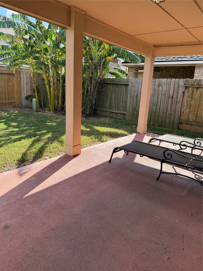 9919 Opal Rock Dr, Rosharon, TX 77583 - photo 5