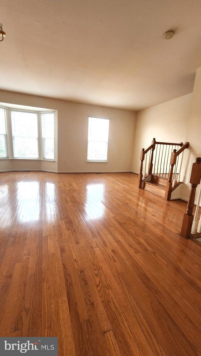 13215 Coppermill Dr, Herndon, VA 20171 - photo 7