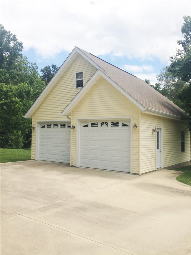 5236 E State Road 58, Bloomfield, IN 47424 - photo 2