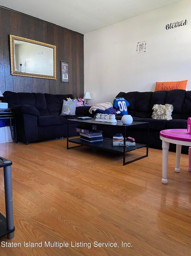 2006 N Railroad Ave, Staten Island, NY 10306 - photo 3